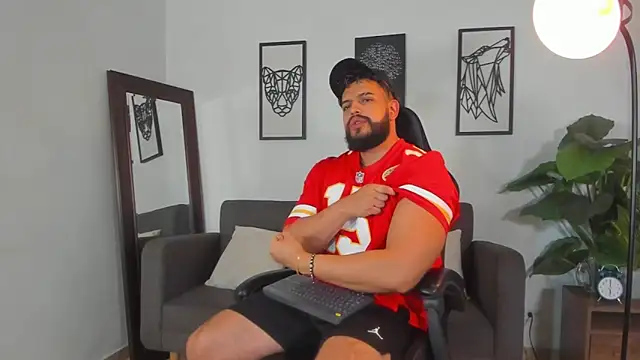 Justin kingX7 online show from April 11, 2026, 4:20 am