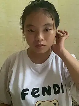 viluna online show from October 6, 2025, 2:46 am