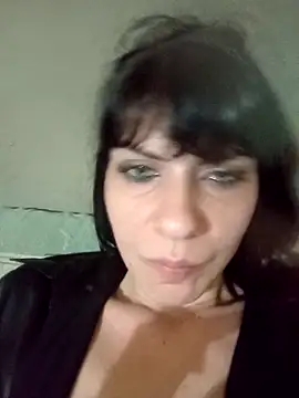 Snapshot of Lea9816 chatting on October 9, 2025, 10:32 pm Lea9816 online show from October 9, 2025, 10:32 pm