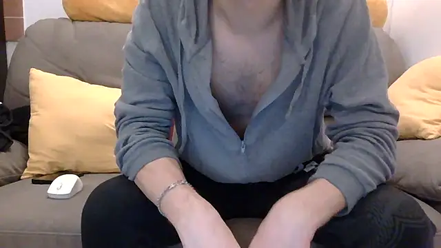 Amicisegreti online show from December 19, 2025, 6:27 am