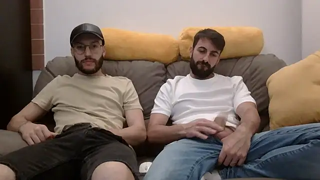 Amicisegreti online show from April 11, 2026, 7:39 pm