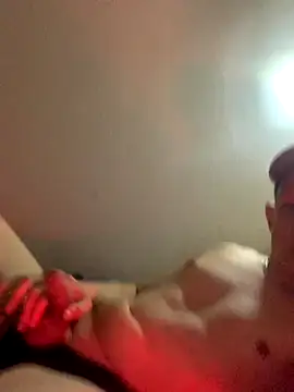 Snapshot of P44698 chatting on December 4, 2025, 11:37 pm P44698 online show from December 4, 2025, 11:37 pm