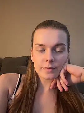 Snapshot of LisaFreier chatting on October 20, 2025, 3:12 pm LisaFreier online show from October 20, 2025, 3:12 pm