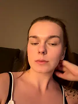 Snapshot of LisaFreier chatting on October 2, 2025, 8:01 pm LisaFreier online show from October 2, 2025, 8:01 pm
