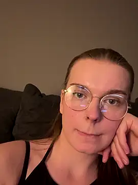 Snapshot of LisaFreier chatting on September 10, 2025, 7:24 pm LisaFreier online show from September 10, 2025, 7:24 pm