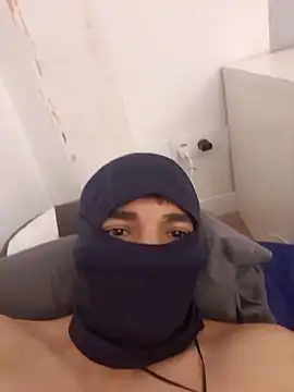 Elcurvo69 online show from October 31, 2025, 11:33 pm