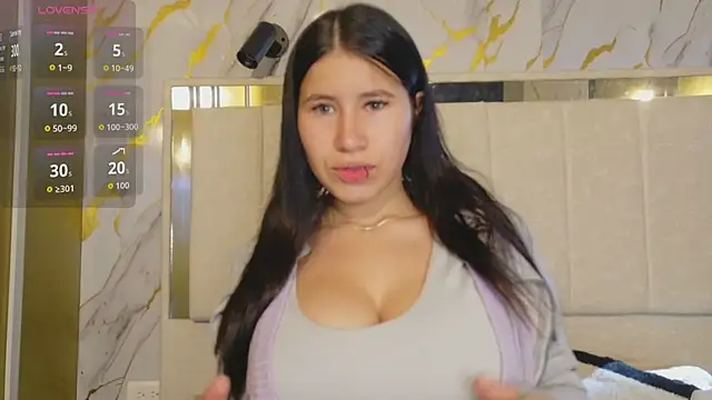 Olivia11  online show from April 10, 2026, 12:34 pm