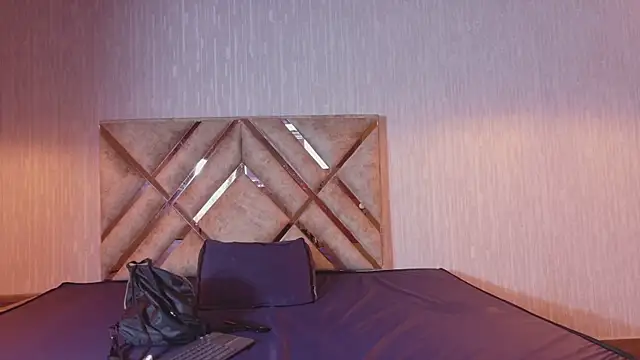 Olivia11  online show from February 25, 2026, 12:49 pm