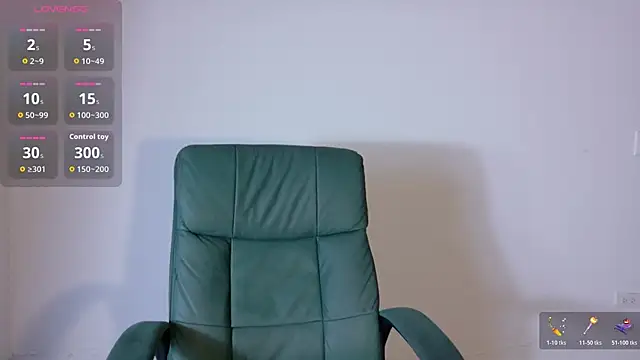 Olivia11  online show from November 26, 2025, 11:21 am