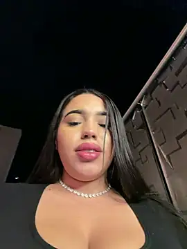 SofiaWildee online show from July 28, 2026, 4:09 am