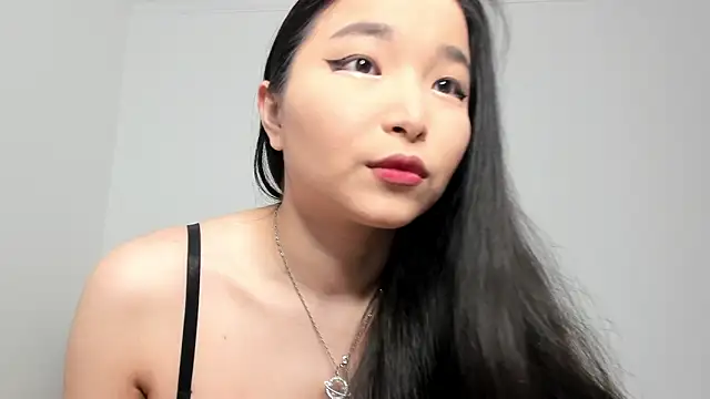 Soyun Mia online show from May 17, 2026, 1:22 pm