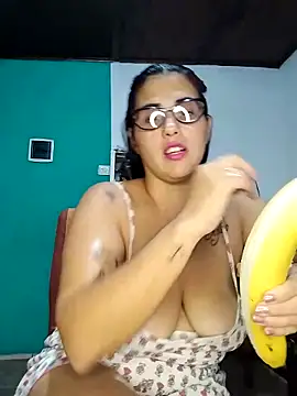 Snapshot of kariciasecreta chatting on April 1, 2026, 1:41 am kariciasecreta online show from April 1, 2026, 1:41 am