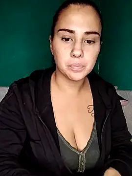 Snapshot of kariciasecreta chatting on April 9, 2026, 9:26 am kariciasecreta online show from April 9, 2026, 9:26 am