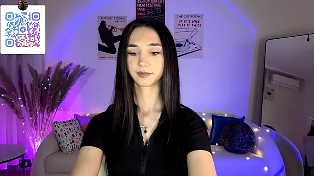 LinaMour online show from July 5, 2026, 10:27 pm