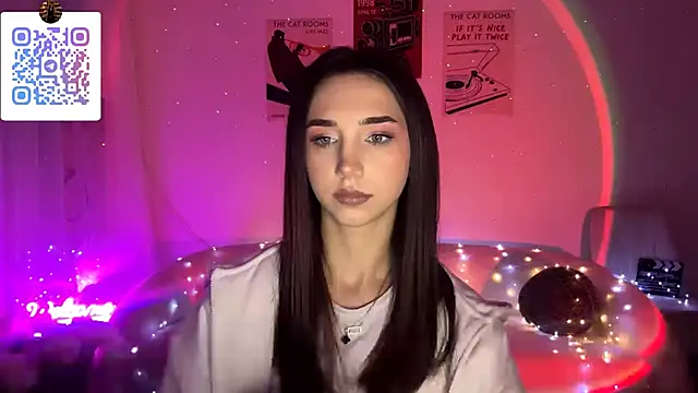 LinaMour online show from April 10, 2026, 1:56 am