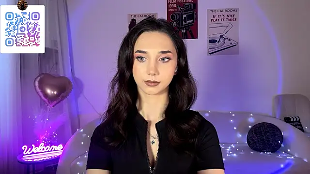 LinaMour online show from June 8, 2026, 1:28 am
