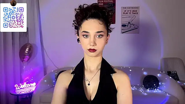 LinaMour online show from June 17, 2026, 10:08 pm