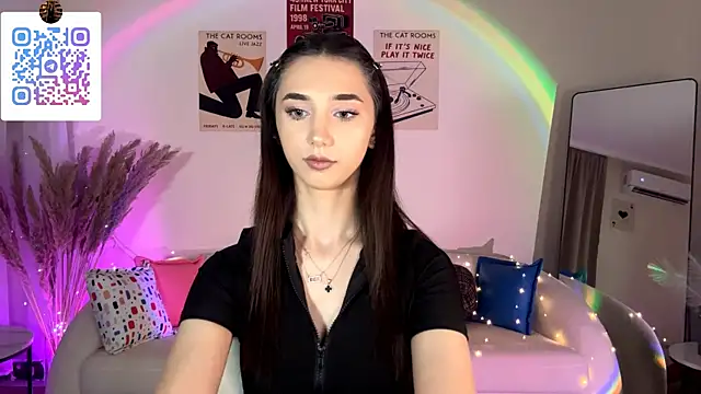 LinaMour online show from July 28, 2026, 10:42 pm