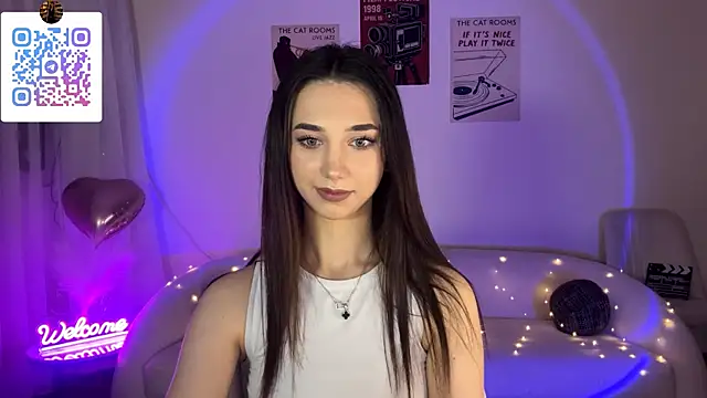 LinaMour online show from June 19, 2026, 10:47 pm