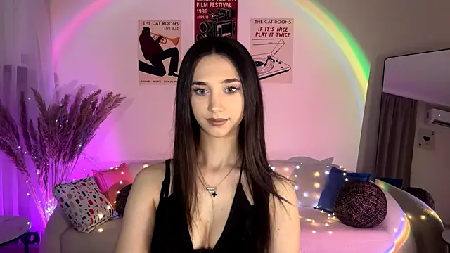 LinaMour online show from July 19, 2026, 10:28 pm