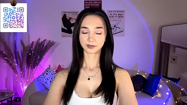 LinaMour online show from July 3, 2026, 10:27 pm