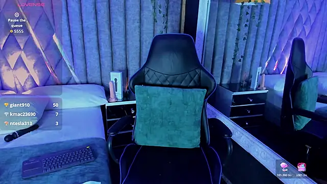 SkylerBloomm online show from April 6, 2026, 4:46 am