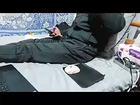 Snapshot of yazinyazin1 chatting on February 18, 2026, 6:15 pm yazinyazin1 online show from February 18, 2026, 6:15 pm