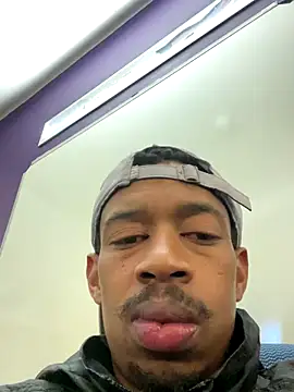 fitsexyman online show from September 17, 2025, 4:47 am