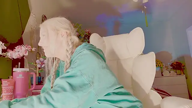 Talulaa online show from March 8, 2026, 2:04 am