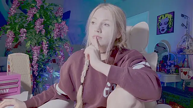 Talulaa online show from April 27, 2026, 7:12 pm