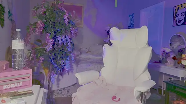 Talulaa online show from July 17, 2026, 7:33 pm