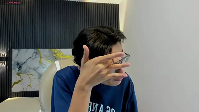 SantiagoRusso18 online show from November 27, 2025, 4:24 am