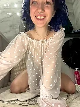 Snapshot of Kitty_Kisss chatting on November 11, 2025, 3:18 pm Kitty Kisss online show from November 11, 2025, 3:18 pm