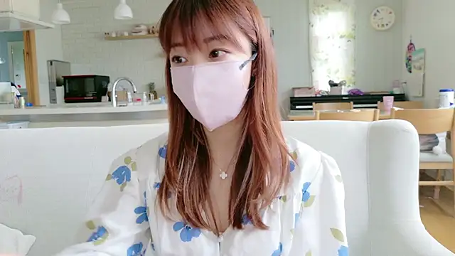 Snapshot of SUZU_1201 chatting on May 28, 2026, 11:32 pm SUZU 1201 online show from May 28, 2026, 11:32 pm