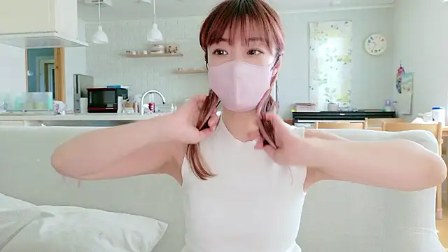 Snapshot of SUZU_1201 chatting on May 14, 2026, 1:35 am SUZU 1201 online show from May 14, 2026, 1:35 am