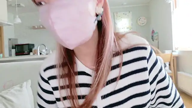 Snapshot of SUZU_1201 chatting on May 24, 2026, 1:16 am SUZU 1201 online show from May 24, 2026, 1:16 am