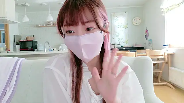 Snapshot of SUZU_1201 chatting on February 25, 2026, 1:39 am SUZU 1201 online show from February 25, 2026, 1:39 am