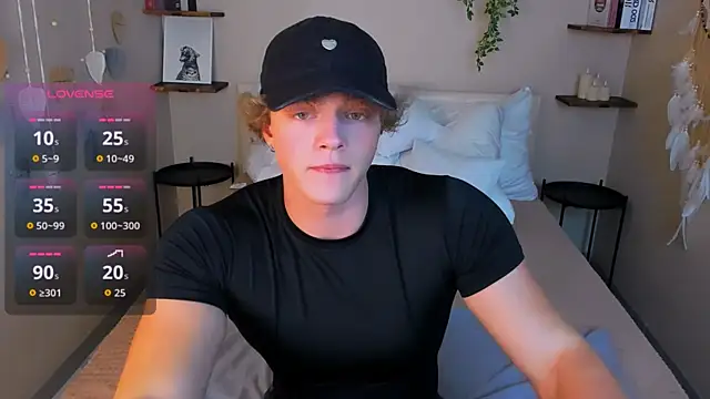 ChaseMuscular online show from November 25, 2025, 10:37 am