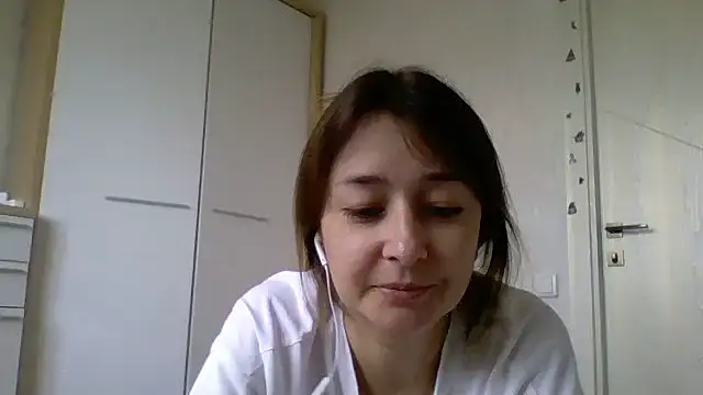 Avenique online show from October 11, 2025, 11:44 am