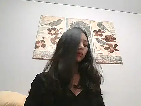 Snapshot of Lunavyn chatting on October 13, 2025, 11:45 am Lunavyn online show from October 13, 2025, 11:45 am