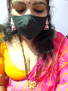 Snapshot of luci-queen chatting on October 15, 2025, 8:11 am luci-queen online show from October 15, 2025, 8:11 am