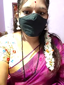 Snapshot of luci-queen chatting on September 15, 2025, 3:18 am luci-queen online show from September 15, 2025, 3:18 am