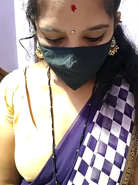 Snapshot of luci-queen chatting on September 10, 2025, 4:44 am luci-queen online show from September 10, 2025, 4:44 am