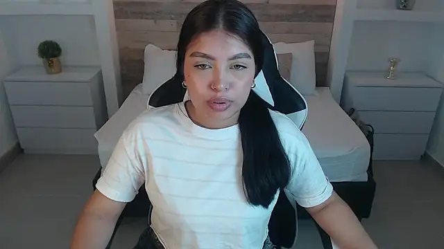 Snapshot of carriepink_ chatting on September 24, 2025, 11:17 am carriepink online show from September 24, 2025, 11:17 am