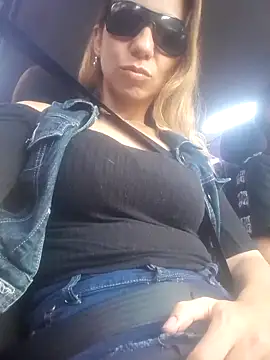 Snapshot of MilayMarkXXX chatting on October 10, 2025, 9:15 pm MilayMarkXXX online show from October 10, 2025, 9:15 pm