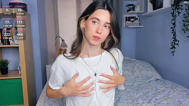 AntonettaTarring online show from September 26, 2025, 7:37 am