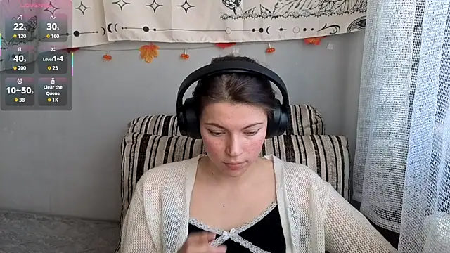 CutieAnny online show from November 12, 2025, 5:22 am