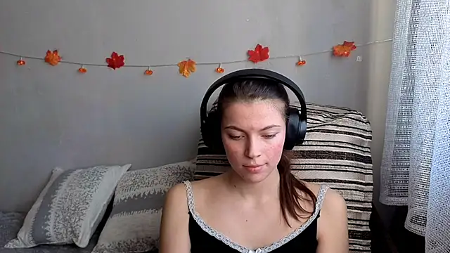 CutieAnny online show from October 20, 2025, 4:58 am