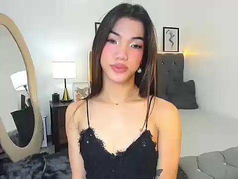 CassieSommereux online show from October 6, 2025, 6:03 am