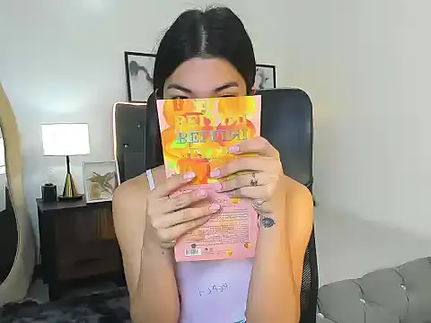 CassieSommereux online show from October 8, 2025, 5:09 am